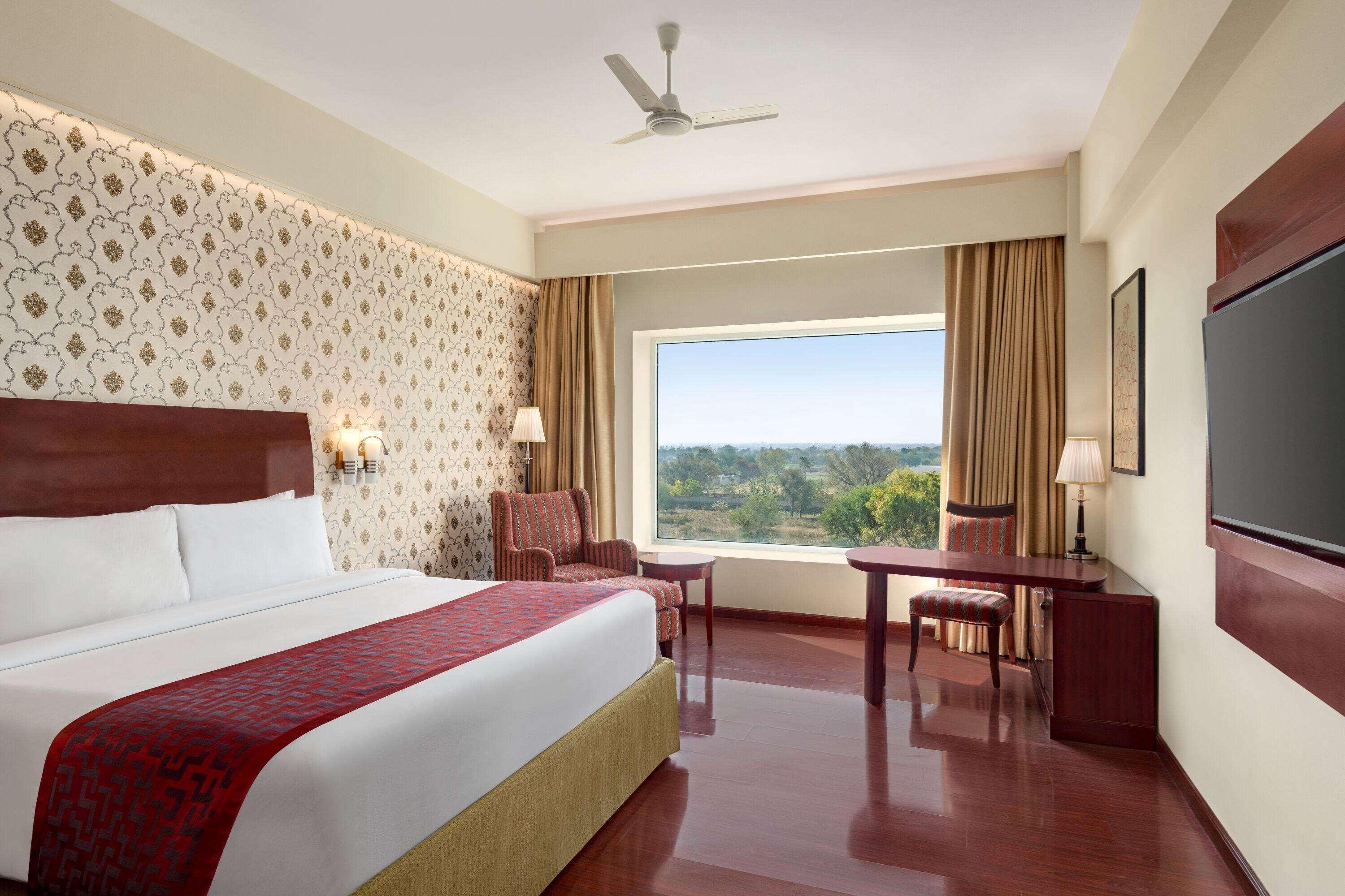 Отель Ramada By Wyndham Jaipur Jaisinghpura Экстерьер фото
