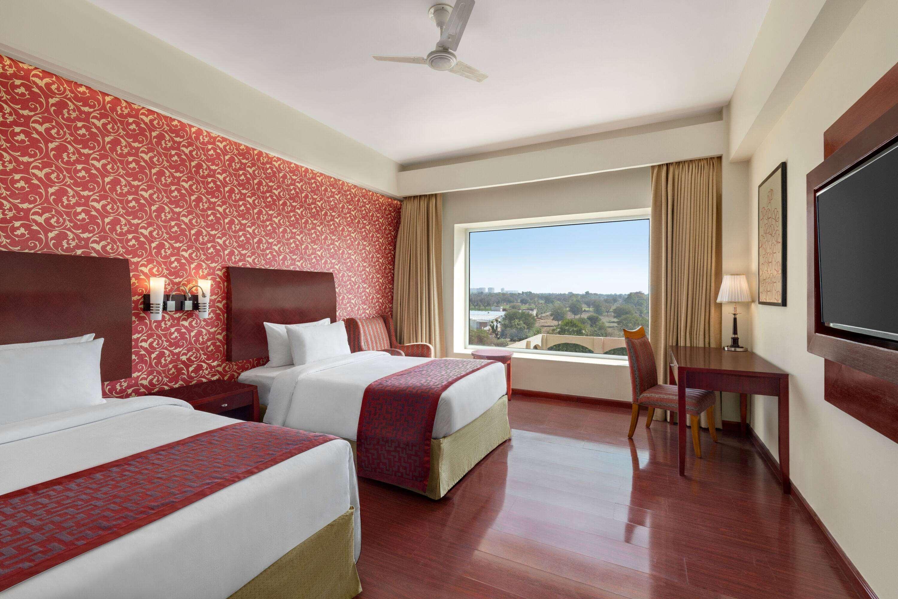 Отель Ramada By Wyndham Jaipur Jaisinghpura Экстерьер фото